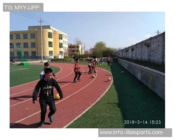 北理工足球队奋勇拼搏展现青春风采助力校园文化建设 北理工足球队奋勇拼搏展现青春风采助力校园文化建设